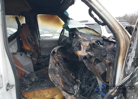 2001 Ford E-250 Commercial/Recreational from USA, damaged, VIN 1FTNS24L11HB61539